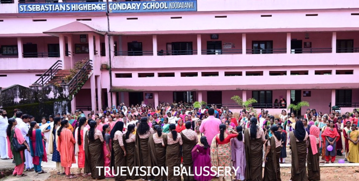 #THIRIKE| കൂടരഞ്ഞി സെന്റ് സെബാസ്റ്റ്യന്‍ ഹയര്‍സെക്കന്‍ഡറി സ്‌കൂളില്‍ 'തിരികെ സ്‌കൂളില്‍' സംഘടിപ്പിച്ചു
