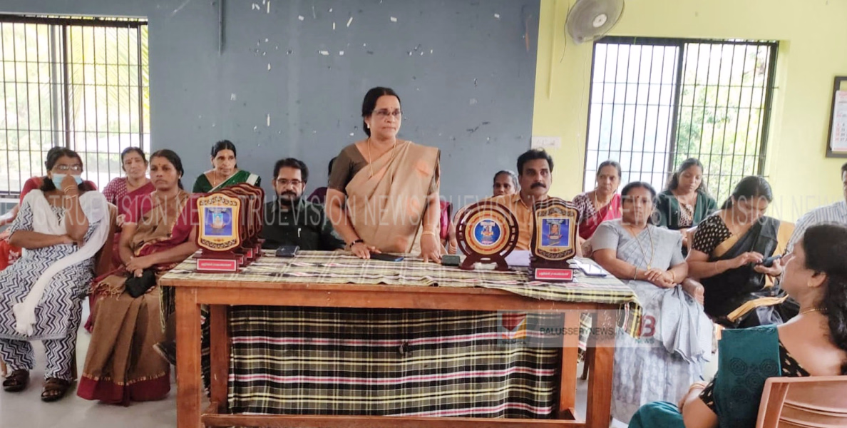 യാത്രയയപ്പ്; ഉള്ളിയേരി ഗ്രാമപഞ്ചായത്ത് അങ്കണവാടി വർക്കേഴ്സ് - ഹെൽപ്പേർസ് യാത്രയയപ്പ് നൽകി 