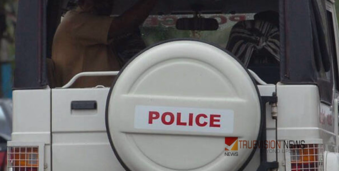 #theft | അരൂരിൽ അടച്ചിട്ട വീട്ടിൽ മോഷണം