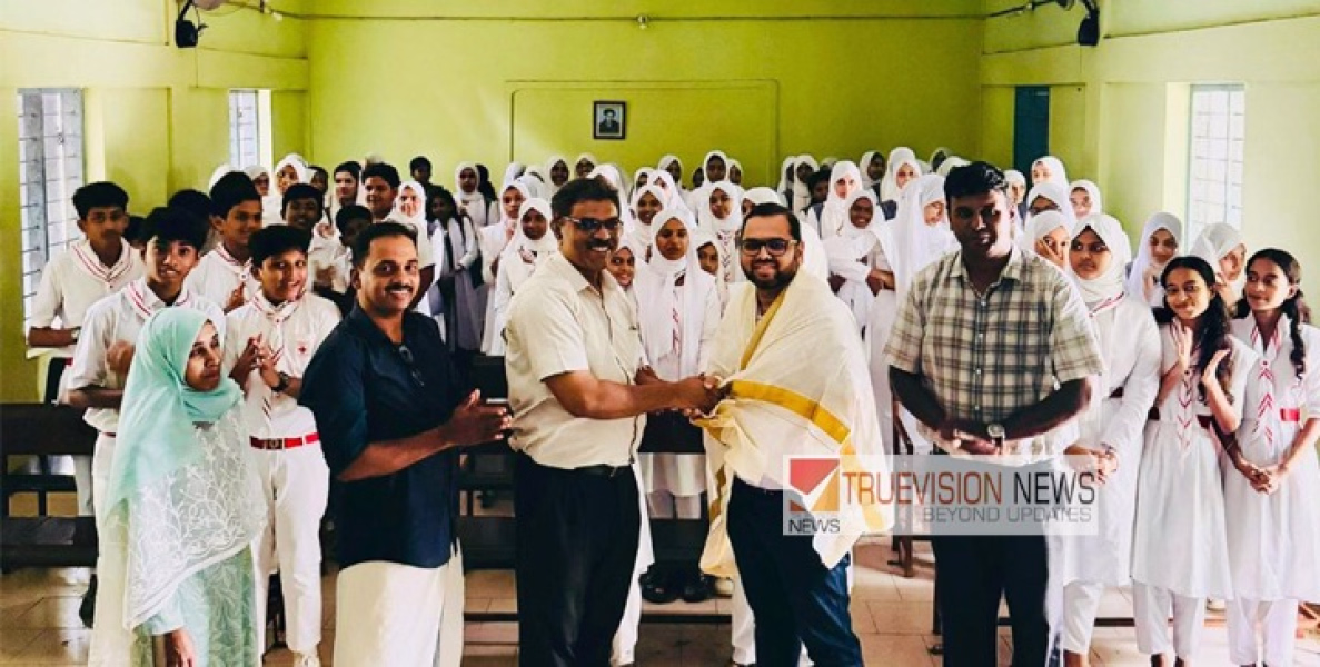 തലശേരി മുബാറക്ക് ഹയർസെക്കണ്ടറി സ്കൂളിൽ ഡോക്ടഴ്‌സ്  ദിനം ആഘോഷിച്ചു.