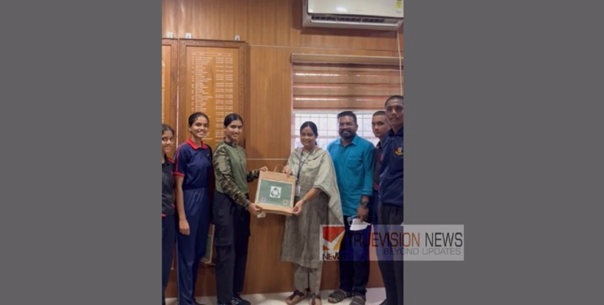 പുനീത് സാഗർ അഭിയാൻ ; ബ്രണ്ണൻ കോളേജ് എൻസിസി വിദ്യാർത്ഥികൾ പേപ്പർ ബാഗുകൾ നിർമ്മിച്ചു