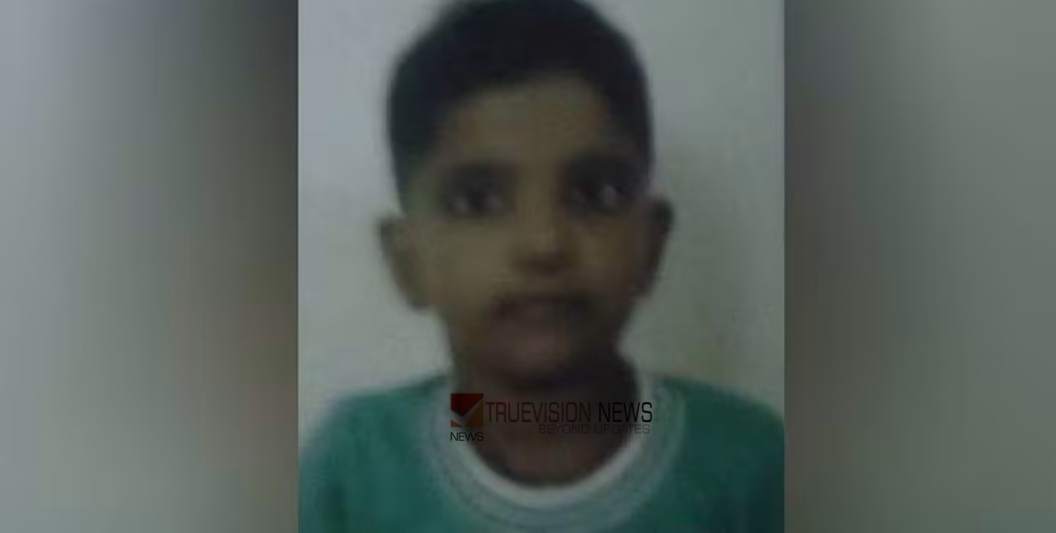 കാഞ്ഞങ്ങാട് ട്രെയിനിൽ അബോധാവസ്ഥയിൽ കണ്ട പത്തുവയസുകാരി മരിച്ചു, മരണം അമ്മയ്‌ക്കൊപ്പമുള്ള യാത്രയിൽ 