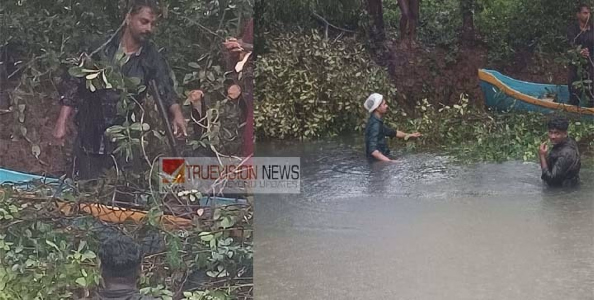 പുഴ മരിക്കാതിരിക്കാൻ ; എസ്എൻപുരം പുഴയുടെ ഓരം വൃത്തിയാക്കി ഇഎംഎസ് ക്ലബ്ബ് പ്രവർത്തകർ
