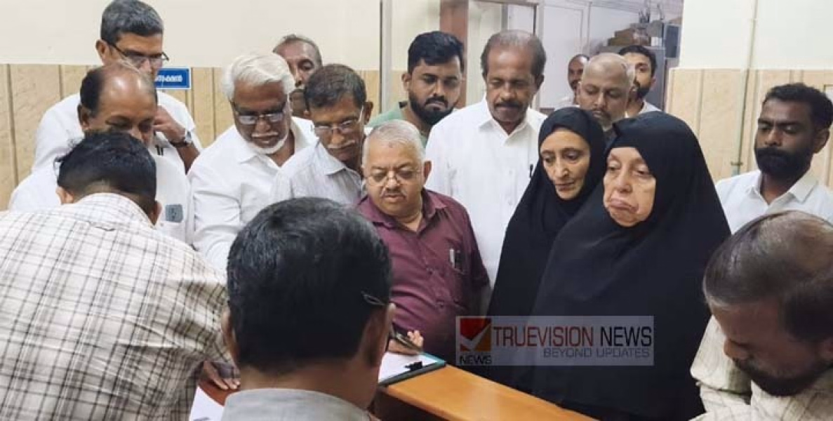 ജീവിച്ചിരിക്കുന്നതിൻ്റെ തെളിവുകളുമായി 'പരേതർ' ഹിയറിംഗിന്  ഹാജരായി, വോട്ടവകാശം പുനഃസ്ഥാപിച്ചു ; തലശേരിയിൽ വോട്ടർ പട്ടികയിൽ  വ്യാപക ക്രമക്കേടെന്നാക്ഷേപം