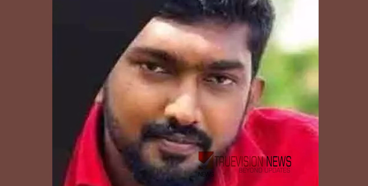 നിയന്ത്രണം വിട്ട കാർ മറ്റൊരു കാറിലും രണ്ട് ബൈക്കിലും കൂട്ടിയിടിച്ച് അപകടം; ബൈക്ക് യാത്രികനായ യുവാവ് മരിച്ചു