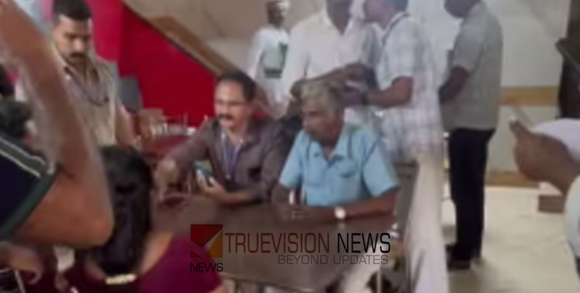 മാമനോട് ഒന്നുംതോന്നല്ലേ....ശമ്പളം മതിയാവുന്നില്ല! ചെടിച്ചട്ടി ഓഡർ നൽകാൻ കൈക്കൂലി വാങ്ങി, കളിമൺ പാത്രനിർമ്മാണ വികസന കോർപ്പറേഷൻ ചെയർമാൻ അറസ്റ്റിൽ