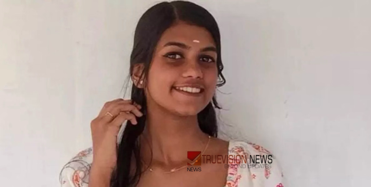പ്രാർത്ഥന വിഫലം; ട്യൂഷന് പോകാന്‍ ബസ് കാത്തു നില്‍ക്കുന്നതിനിടെ കാറിടിച്ച് പരിക്കേറ്റ് ചികിത്സയിലായിരുന്ന 17-കാരി മരിച്ചു
