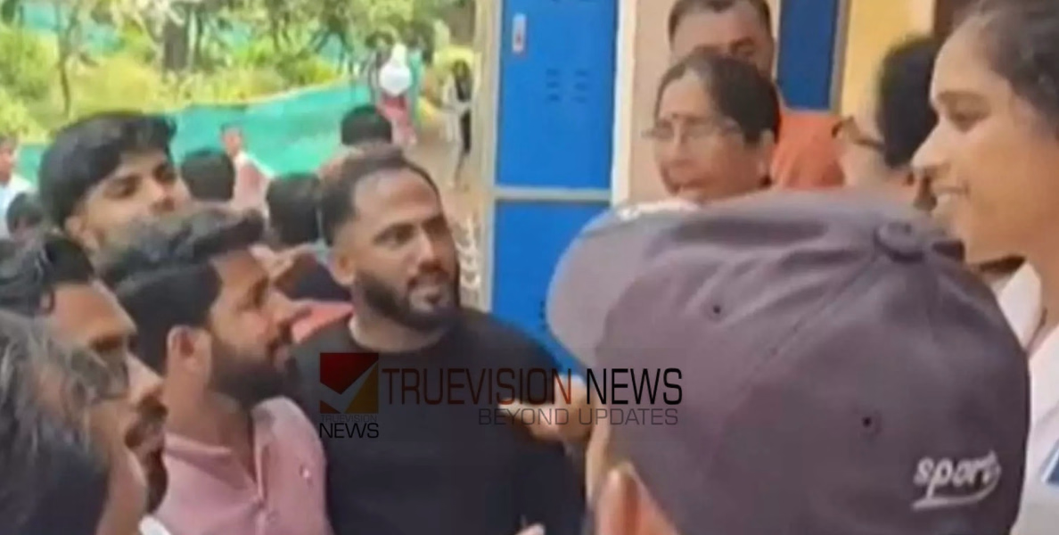 നോട്ട്ബുക്കിൽ ഫലസ്തീൻ പതാക വരച്ചു; കാസർകോട്ട് രണ്ട് വിദ്യാർത്ഥികളെ സ്കൂളിൽ നിന്ന് പുറത്താക്കിയതായി പരാതി