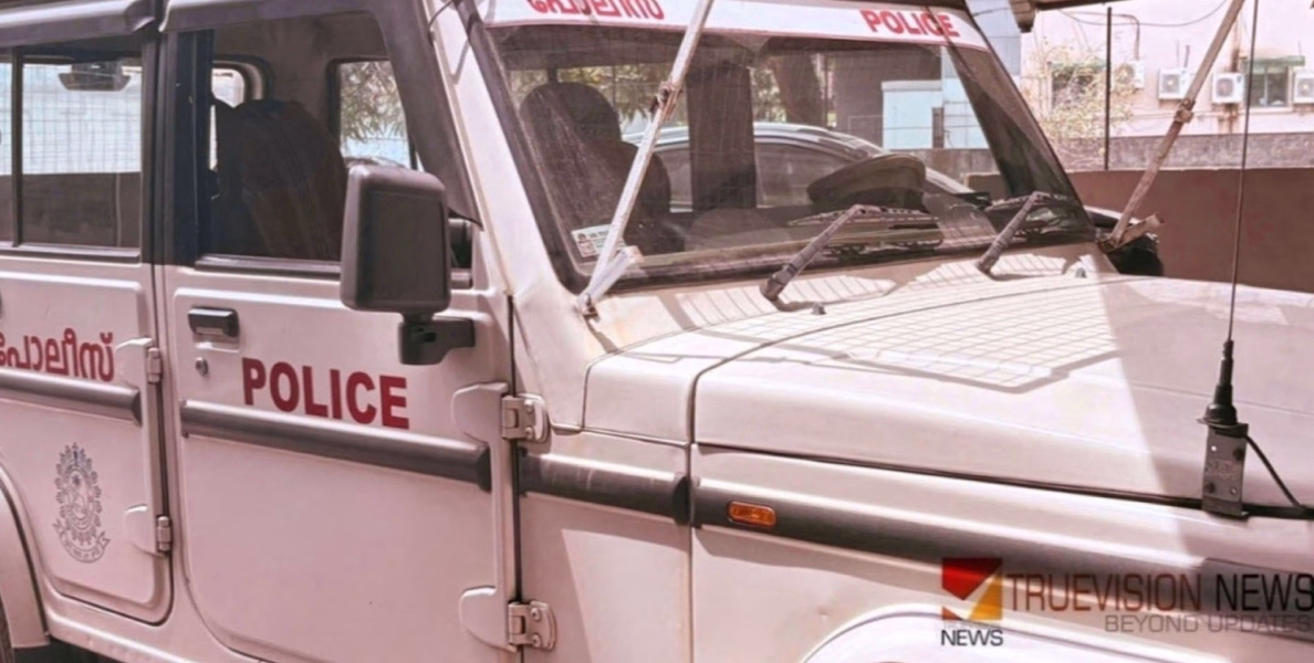 നഗ്നനായി റോഡിലുപേക്ഷിച്ച നിലയിൽ; കൊടുങ്ങല്ലൂരിൽ യുവാവിനെ ക്രൂരമായി മർദ്ദിച്ച് ജനനേന്ദ്രിയം മുറിച്ചു, പ്രതികള്‍ക്കായി അന്വേഷണം ഊര്‍ജിതം