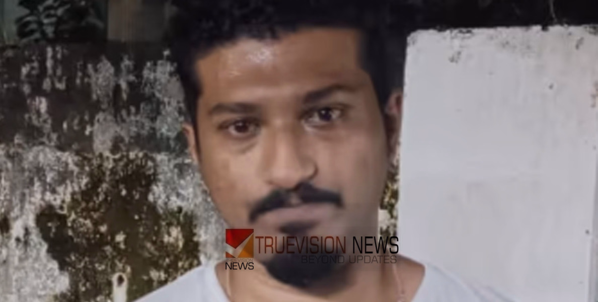 ചെറുപ്പക്കാരന്റെ കഷ്ടപ്പാടേ....! ഗൾഫിൽ നിന്ന് അവധിക്ക് നാട്ടിലെത്തി, പിന്നാലെ വീട്ടിൽ കഞ്ചാവ് വളർത്തൽ; ഒടുവിൽ പിഴുതെടുത്ത് പൊലീസ് 
