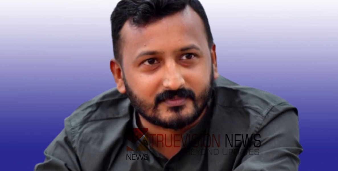 രാഹുല്‍ മാങ്കൂട്ടത്തില്‍ മുങ്ങിയത് സിനിമാ താരത്തിന്റെ വാഹനത്തിലെന്ന് സംശയം..? ; ചുവന്ന പോളോ കാര്‍ കേന്ദ്രീകരിച്ച് എസ്‌ഐടി അന്വേഷണം