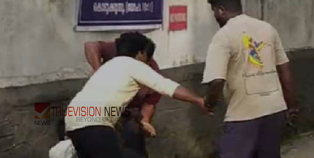 പത്തനംതിട്ടയിൽ കാപ്പ കേസ് പ്രതിയെ ആക്രമിച്ച്  മൂന്നംഗസംഘം