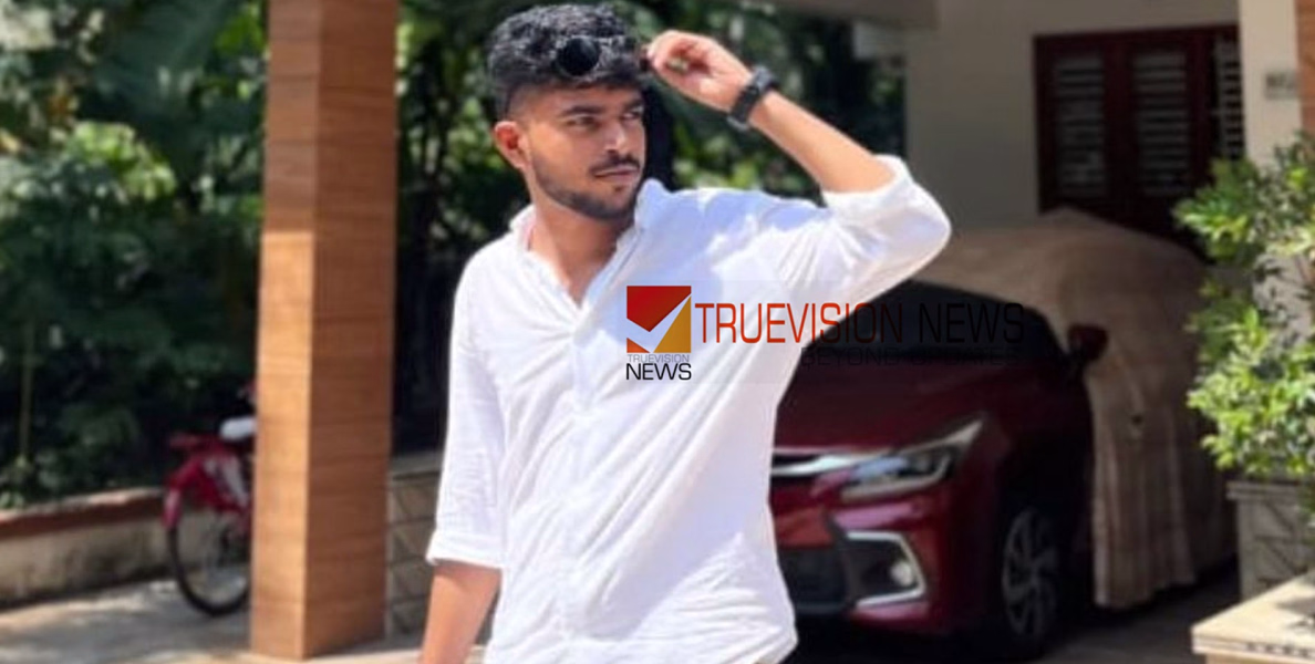 കോഴിക്കോട് സ്വദേശിയായ വിദ്യാർത്ഥി തൃശൂര്‍ എന്‍ജിനീയറിങ് കോളേജ് ഹോസ്റ്റലില്‍ തൂങ്ങി മരിച്ച നിലയില്‍