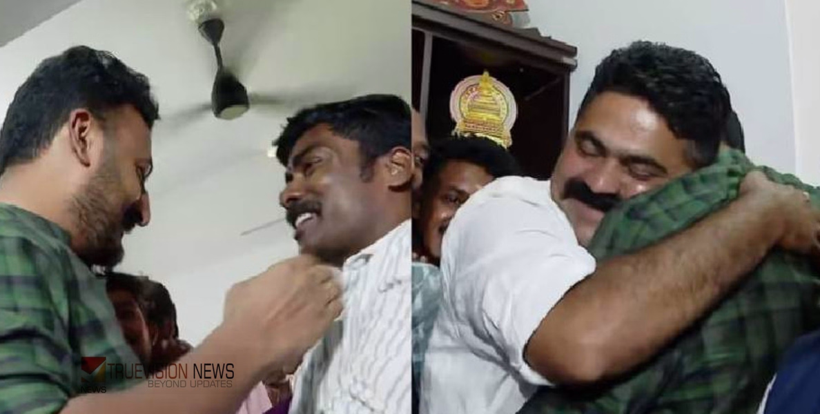 പാർട്ടി വിലക്ക് ലംഘിച്ചോ ...?  എം എൽ എ ഓഫീസിലെത്തി രാഹുലിനെ കണ്ട് നിയുക്ത കൗൺസിലർമാർ; പാലക്കാട് കോൺഗ്രസിൽ അതൃപ്തി