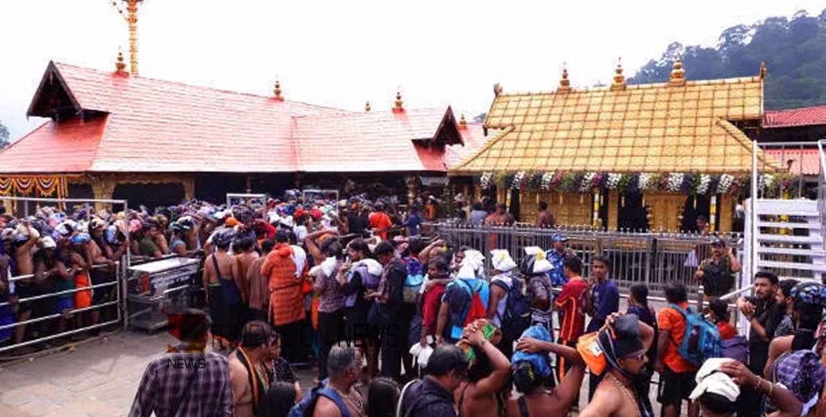 ഭക്ത ജനസാന്ദ്രം: സന്നിധാനത്ത് ഭക്തജന തിരക്ക് മാറ്റമില്ലാതെ തുടരുന്നു, ഉച്ചയോടെ ഭക്തരുടെ എണ്ണം അൻപതിനായിരം കടന്നു, മണ്ഡല പൂജ 27ന്