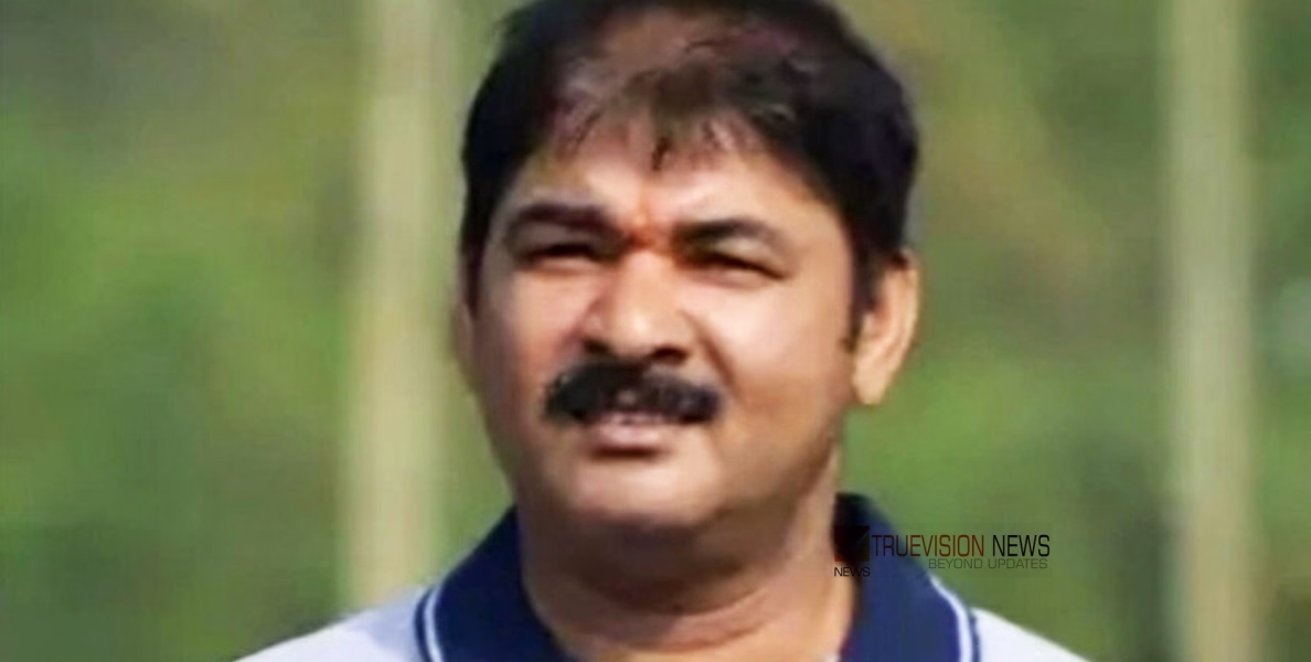 പമ്പയിലേക്ക് കാനനപാതയിലൂടെ യാത്ര ചെയ്യുന്നതിനിടെ ഹൃദയാഘാതം; ശബരിമല തീർഥാടകൻ കുഴഞ്ഞുവീണ് മരിച്ചു  