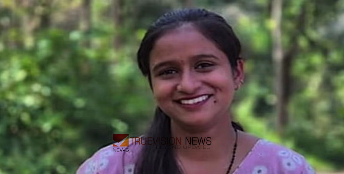 കണ്ണൂരിൽ സ്കൂൾ കെട്ടിടത്തിൽ നിന്ന് ചാടിയ വിദ്യാർഥിനി മരിച്ചു