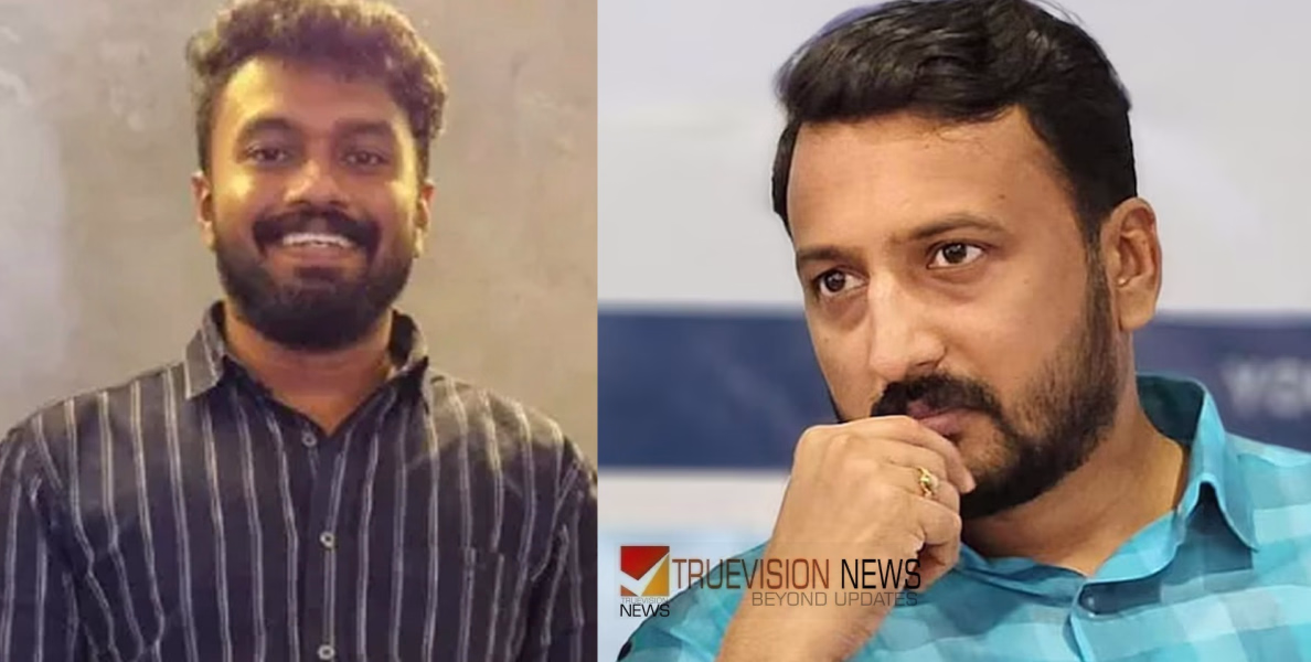 'രാഹുലിന്റെ ഫ്ലാറ്റിൽ കാണാം എന്നും മൂന്ന് നാല് മണിക്കൂർ എങ്കിലും സമയം വേണമെന്നും പരാതിക്കാരി'; വാട്സ്ആപ്പ് ചാറ്റുകൾ പുറത്തുവിട്ട് ഫെനി നൈനാൻ