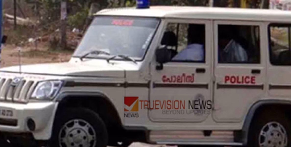കള്ളന്മാർക്ക് കിട്ടിയത് എട്ടിന്റെ പണി; അടുക്കള ഭാഗത്തെ ഗ്രിൽ തകർത്ത് കവർച്ച, സ്വർണമെന്ന് കരുതി കവർന്നത് മുക്കുപണ്ടങ്ങൾ