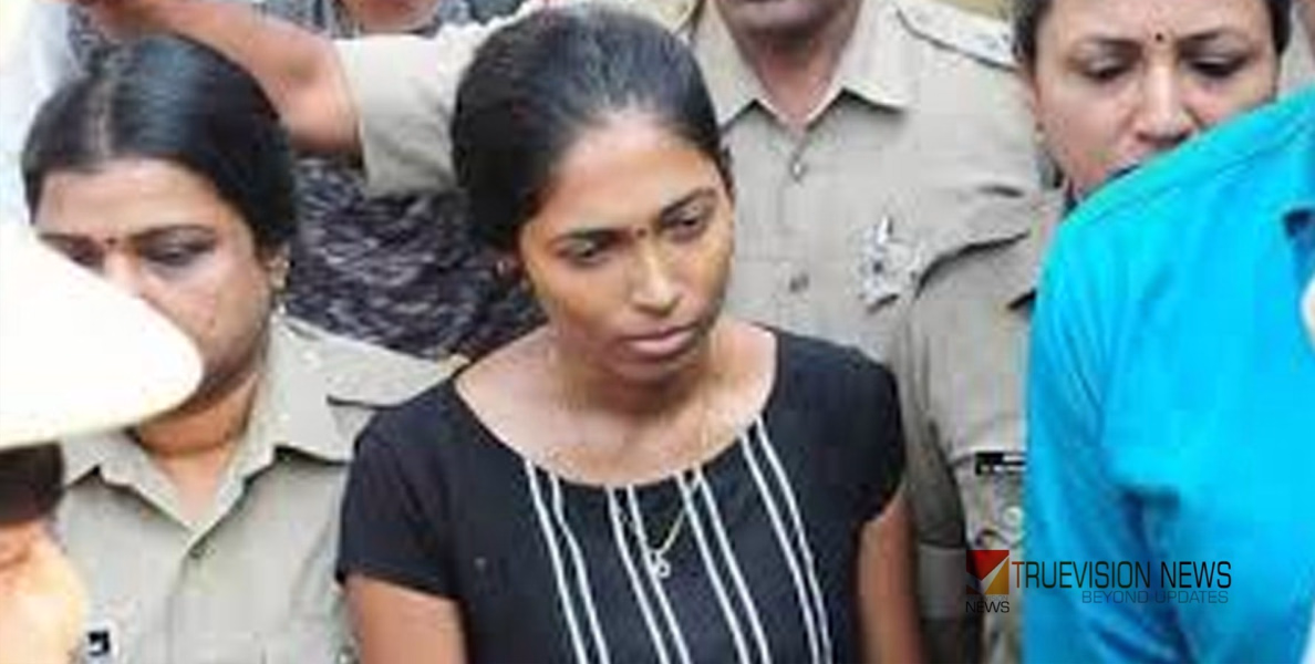   കണ്ണൂരിൽ  ഒന്നരവയസുകാരനെ എറിഞ്ഞുകൊന്ന കേസ്; അമ്മ ശരണ്യയ്ക്ക് ജീവപര്യന്തം 