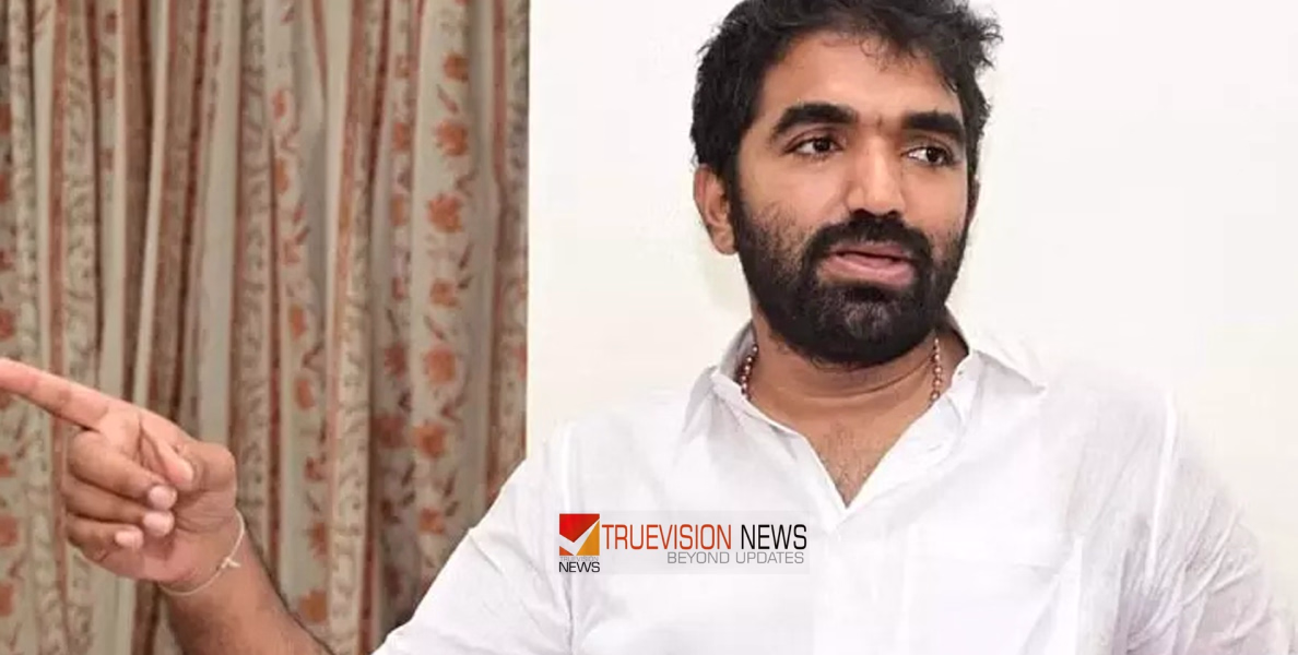 ഗണേഷ് കുമാര്‍ എന്നിൽ എന്റെ പിതാവിനെ കാണുന്നുണ്ടോ എന്ന് അറിയില്ല; വിവാദ പ്രസ്താവനയിൽ പ്രതികരണവുമായി ചാണ്ടി ഉമ്മൻ