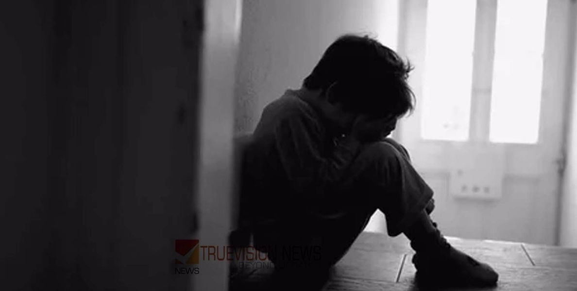 കണ്ണൂർ ചിറ്റാരിപ്പറമ്പിൽ സീനിയർ വിദ്യാർഥികളുടെ മർദ്ദനത്തിൽ ഒമ്പതാം ക്ലാസുകാരന് പരിക്കെന്ന് പരാതി; സ്കൂളിൽ അടിയന്തര യോഗം