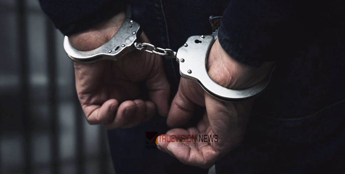 വിദേശ ജോലി വാഗ്ദാനം ചെയ്ത് 12 ലക്ഷം തട്ടി; തൃശ്ശൂർ സ്വദേശി പോലീസിന്റെ പിടിയിൽ