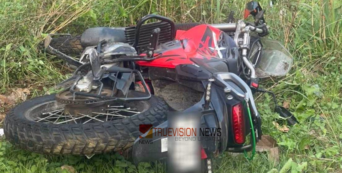 പാലക്കാട് നിയന്ത്രണം വിട്ട ബൈക്ക് മതിലില്‍ ഇടിച്ച് അപകടം; യുവാക്കള്‍ക്ക് ദാരുണാന്ത്യം