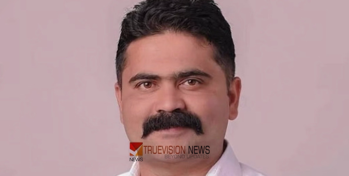 'ജോലി വാഗ്ദാനം ചെയ്ത് പരിചയപ്പെട്ട ശേഷം പീഡിപ്പിച്ചു'; പാലക്കാട്ടെ കോൺഗ്രസ് നേതാവിനെതിരെ മുഖ്യമന്ത്രിക്ക് പീഡനപരാതി നൽകി യുവതി 