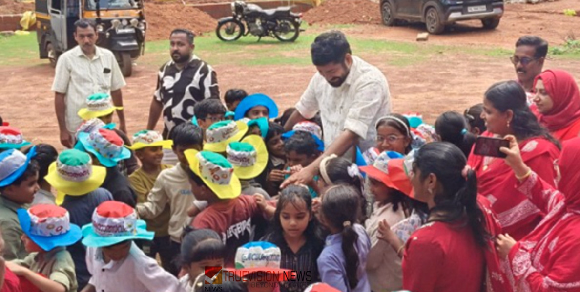 കുട്ടികളുടെ സ്നേഹവലയത്തിൽ എംഎൽഎ; ചീക്കോന്ന്  എംഎൽപി  സ്കൂളിൽ ആവേശ പ്രവേശനോത്സവം