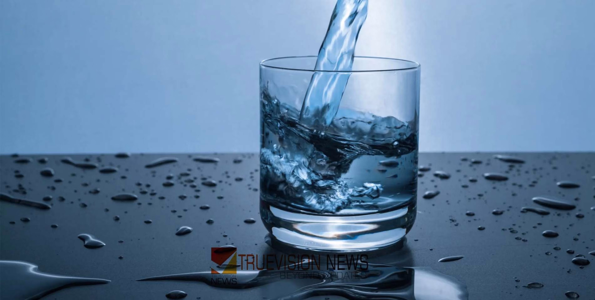 മഴക്കാലമാണ്; കുടിക്കാം ആവശ്യത്തിന് വെള്ളം, ദാഹമില്ലെങ്കിലും