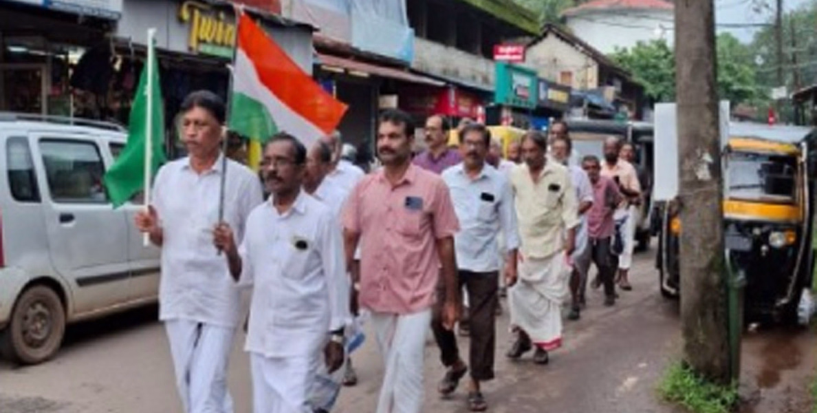 ഡൽഹിയിലെ അതിക്രമം; ഇരിങ്ങണ്ണൂരിൽ യു.ഡി.എഫ് പ്രതിഷേധ പ്രകടനം നടത്തി 