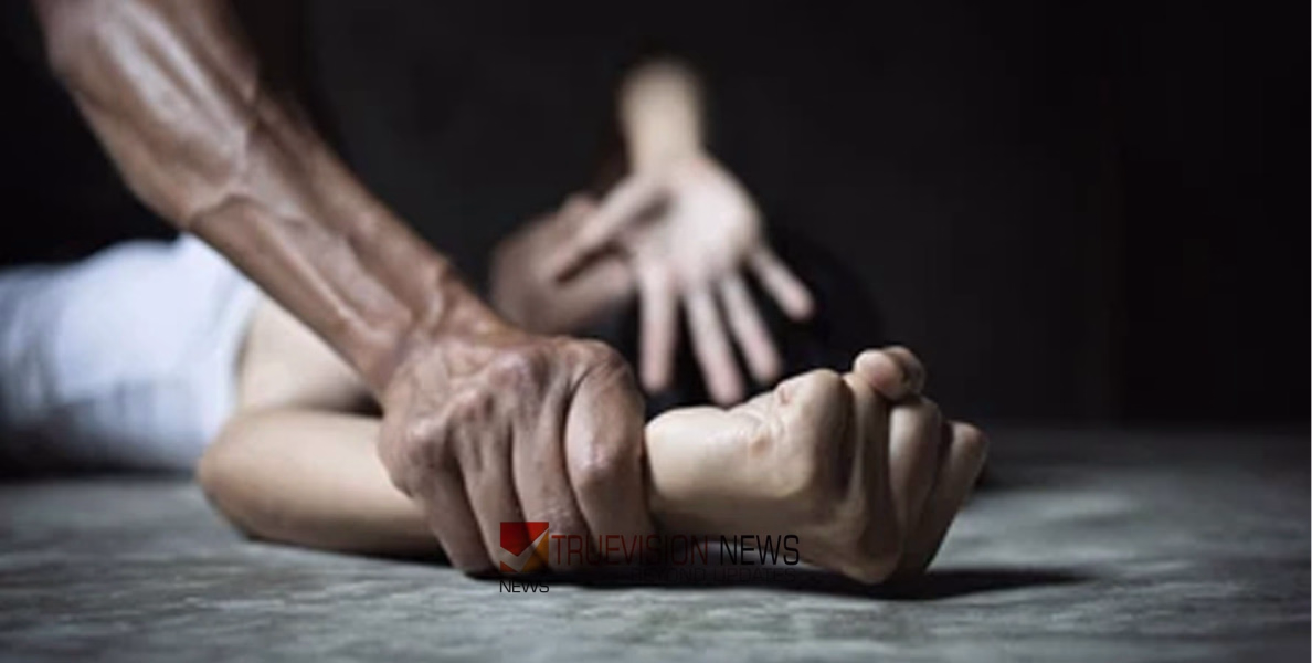പ്രണയവിവാഹത്തിന് ക്രൂരമായ പ്രതികാരം...! അഞ്ച് മാസം ഗർഭിണിയായ 17കാരിക്ക് നേരെ കൂട്ടബലാത്സംഗം, ഗർഭം അലസിപ്പിക്കാനും ശ്രമം