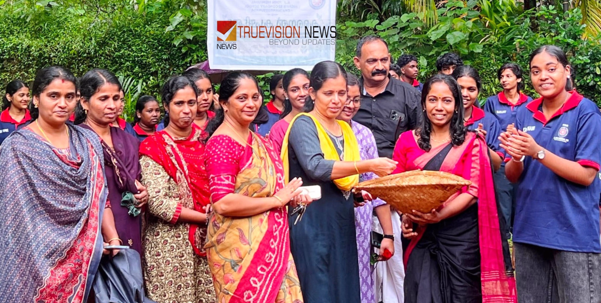 എ ജെ ജെ എം എച്ച് എസ് എസ് ചാത്തങ്കോട്ടുനടയിൽ എൻ.എസ്.എസ് നേതൃത്വത്തിൽ കരനെൽ കൃഷിക്ക് തുടക്കം